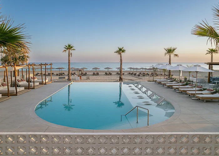 Iperion Aparthotel 4*