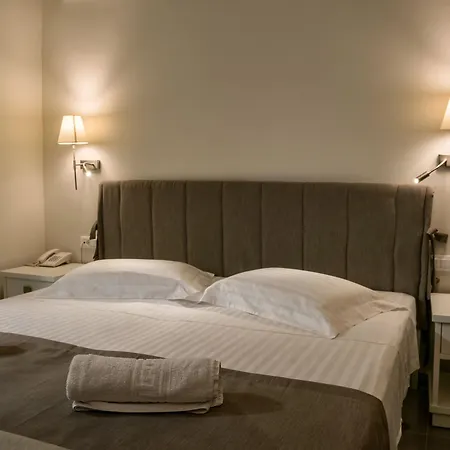 Iperion מלון דירות