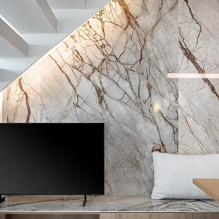 Iperion מלון דירות העיירה רתימנו