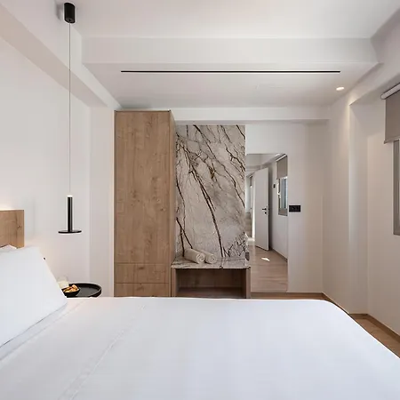 Iperion Aparthotel 3*