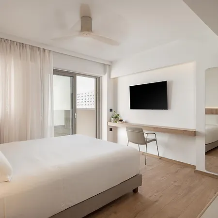 Iperion Aparthotel