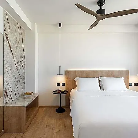Iperion Aparthotel 4*