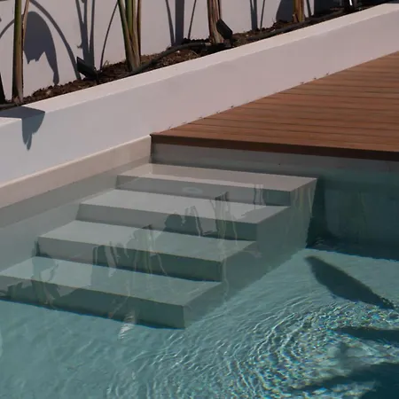 Iperion アパートホテル 4*